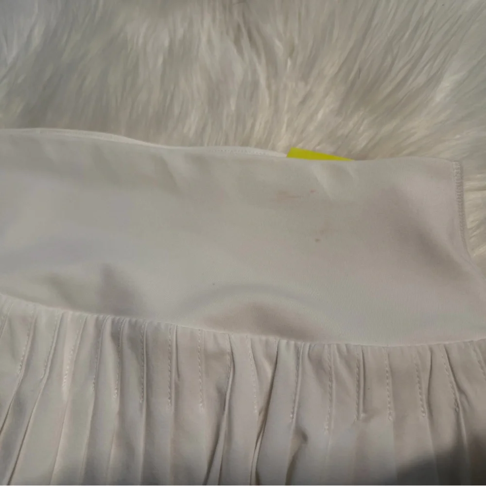 NWT All in Motion White Pleated Tennis Skort XS Built-In Shorts